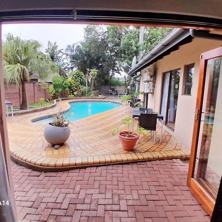 Bed and Breakfast Nqabanqaba à Richards Bay Extérieur photo